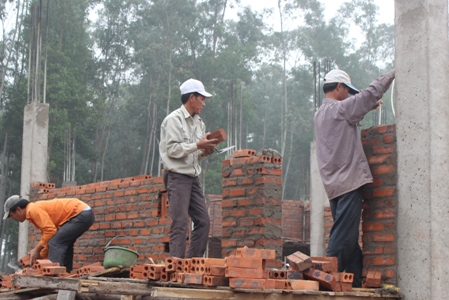 Người khiếu nại có quyền tự mình khiếu nại hoặc ủy quyền cho người khác khiếu nại